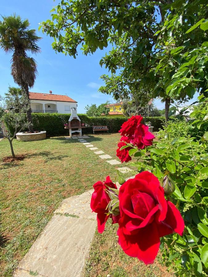 Villa Nina Porec Exterior photo