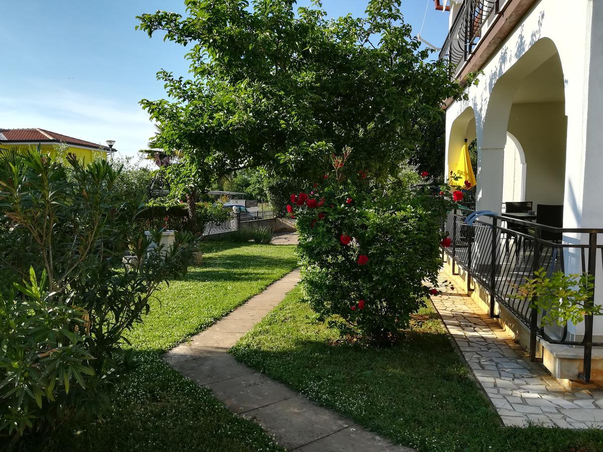 Villa Nina Porec Exterior photo